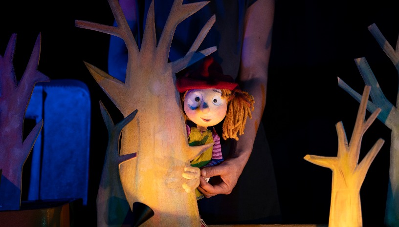 Μ’ ένα κόκκινο σκουφί  